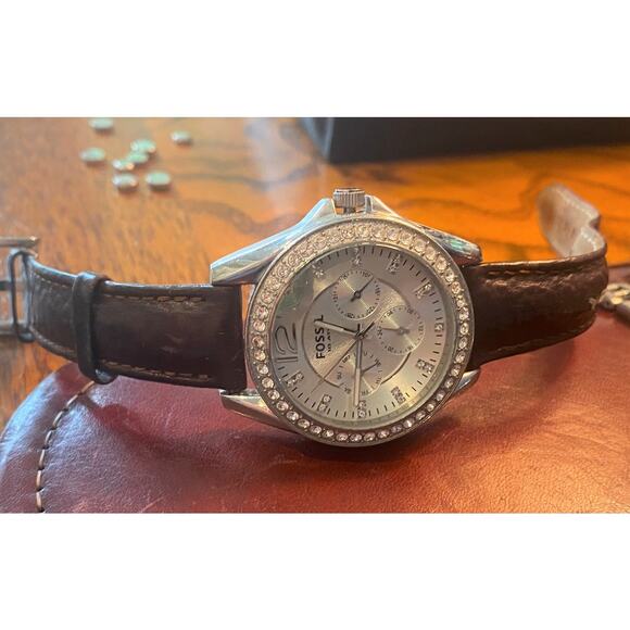 Women's 40mm Silver Tone Fossil Watch, ES-2344, Crystal accents - Picture 3 of 3